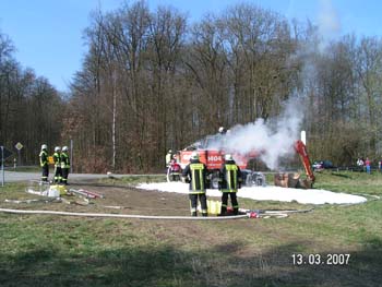 Einsatz Hüttenbrand Fraba Juli 037