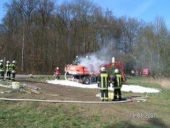 Einsatz Hüttenbrand Fraba Juli 039