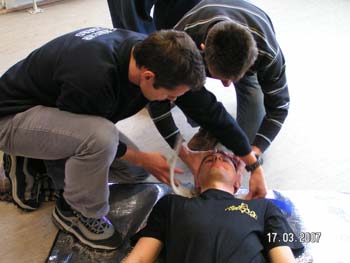 ERste Hilfe März 2007 058