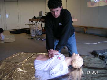 ERste Hilfe März 2007 098