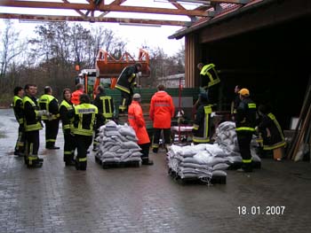 Einsatz Hüttenbrand Fraba Juli 011