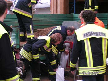 Einsatz Hüttenbrand Fraba Juli 016